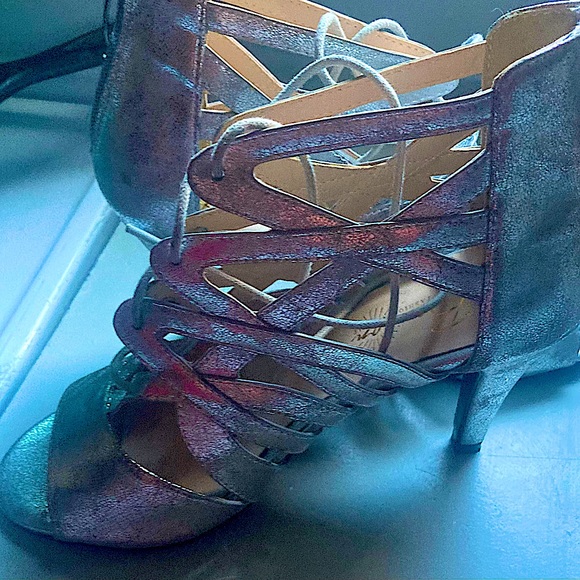 Silver, size 8,Beacon Fashion & fit, stilletos wrap/lace tie up - Picture 6 of 6
